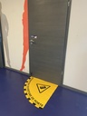 Sticker au sol "Attention ouverture de porte"